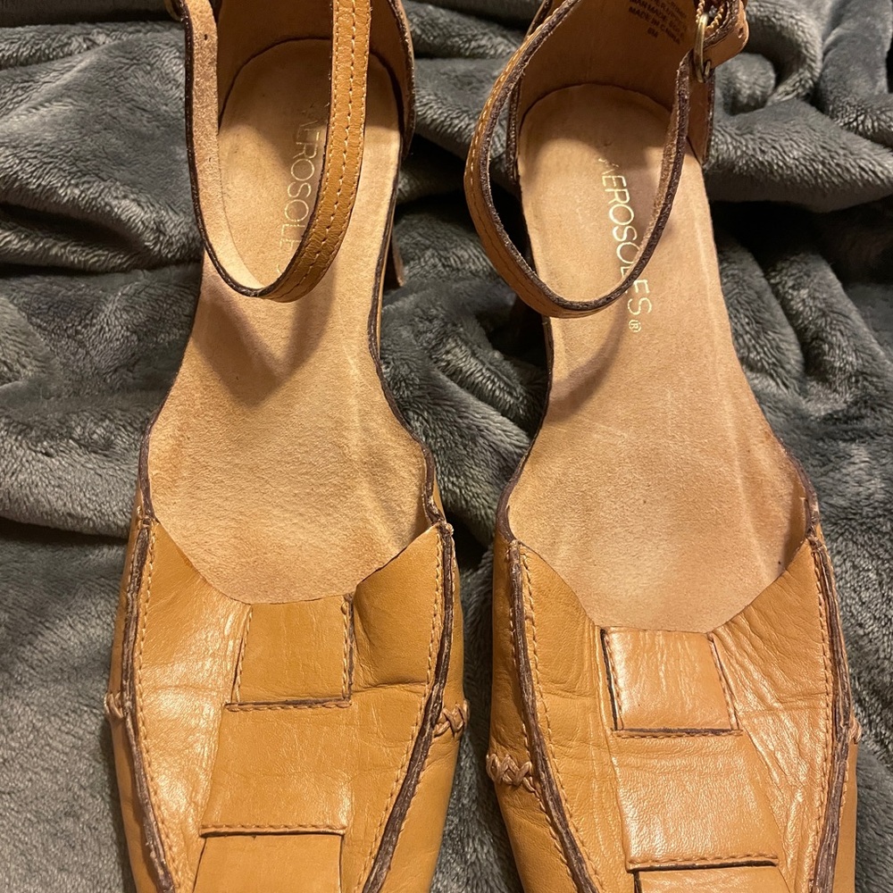New AEROSOLES Women's leather heels sz 8